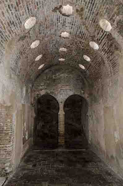 Granada 178 - el Bañuelo - baños árabes.jpg